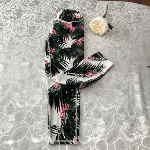 Fabletics Tights S/M 34-35 hip, near new condition - Picture 1 of 5
